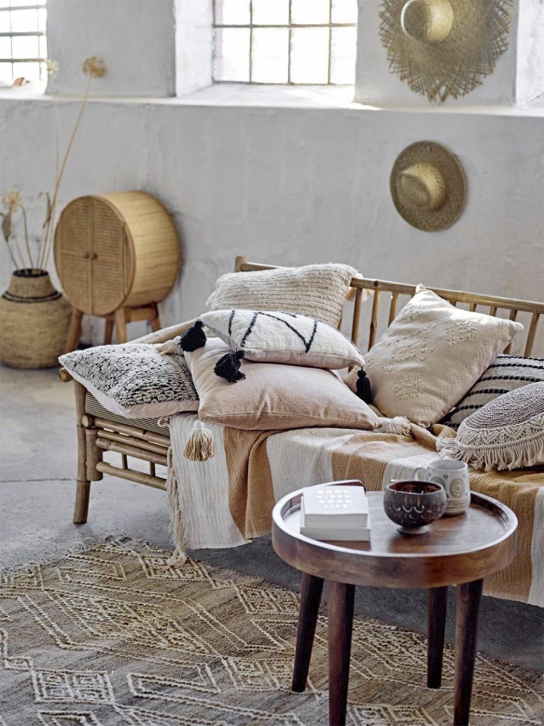 Ayn Cushion, Nature, 3