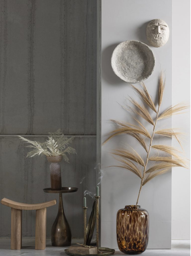 Cone sidetable metal antique brass 1