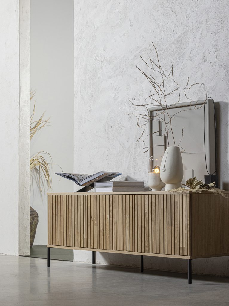 TV KOMODA New gravure 150 cm 1