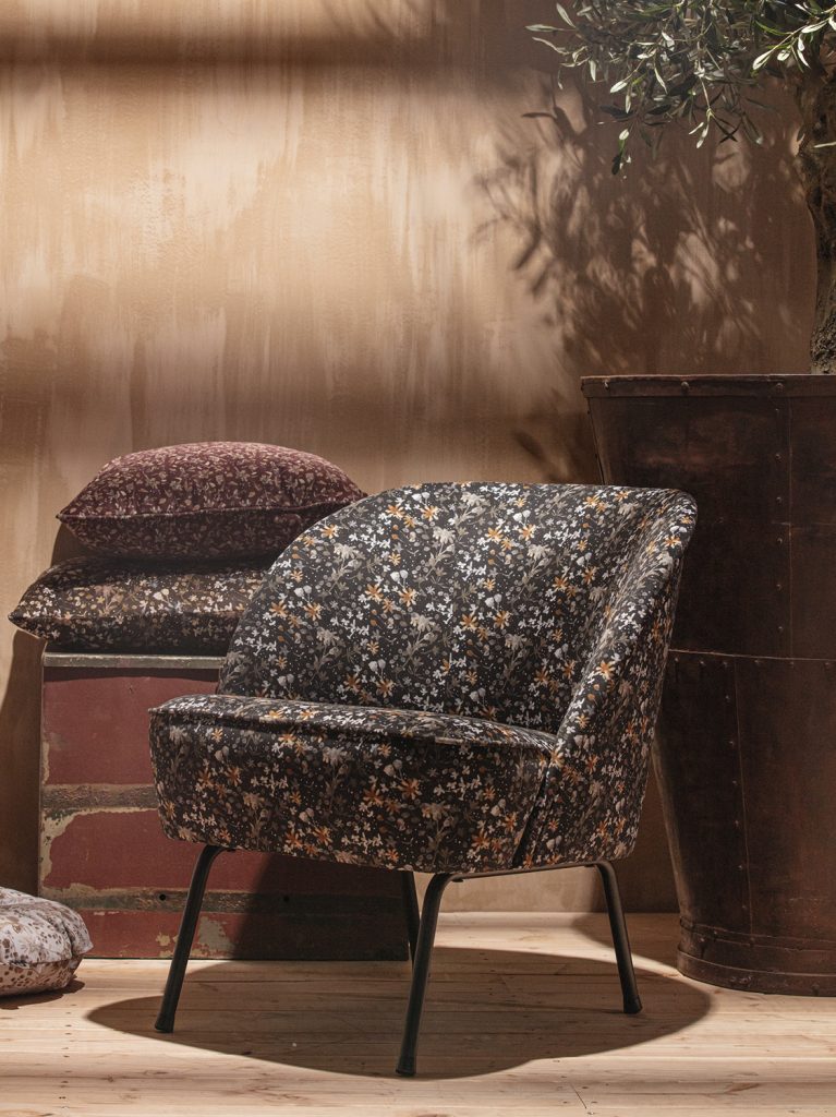 Vogue armchair velvet aquarel flower black 1