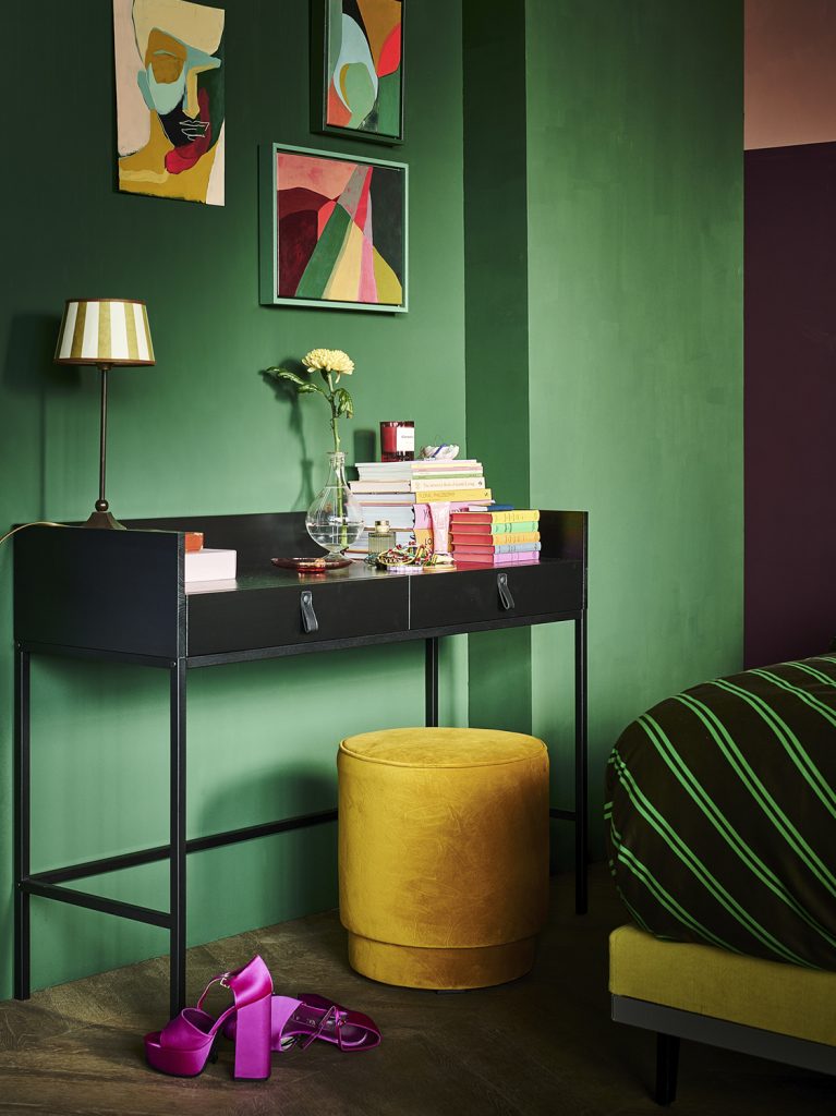 Bookazine desk pine black 1