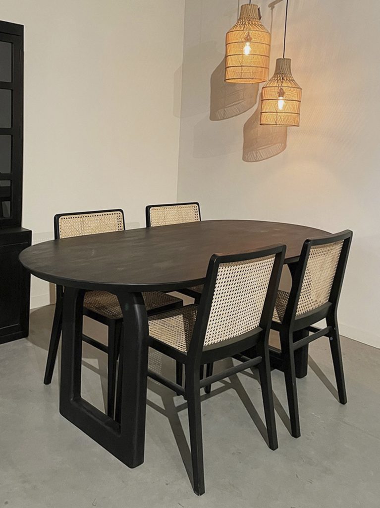 Bullnose dining table open base black 180 3