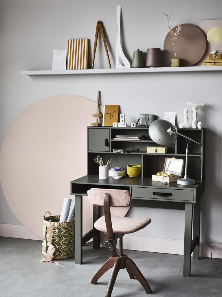 PISAĆI STOL Stage 1