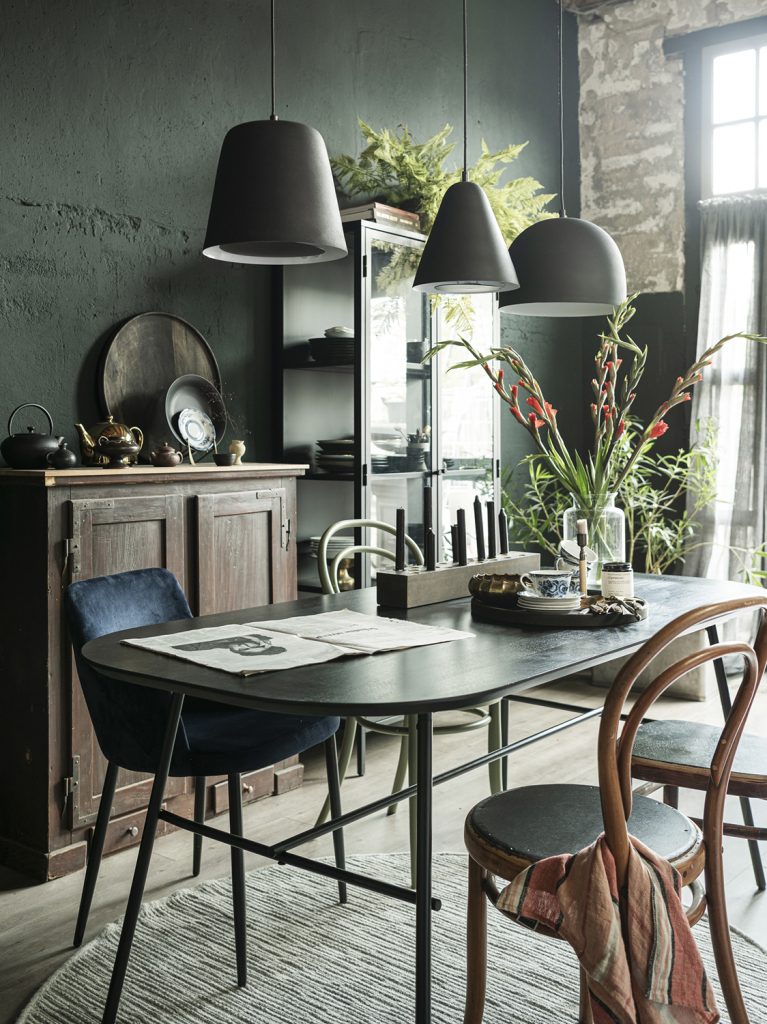 Precious cabinet metal black 1