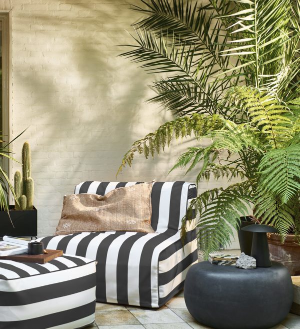 Sit on air inflatable armchair striped blackwhite 1