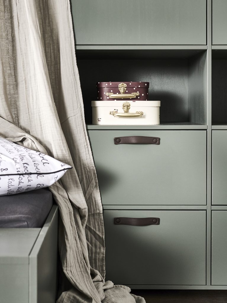 Stage cabinet pine soap 1