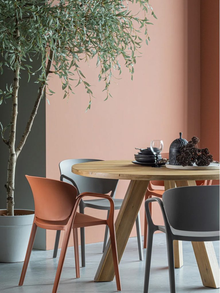 STOLICA Bent plastic terra 1